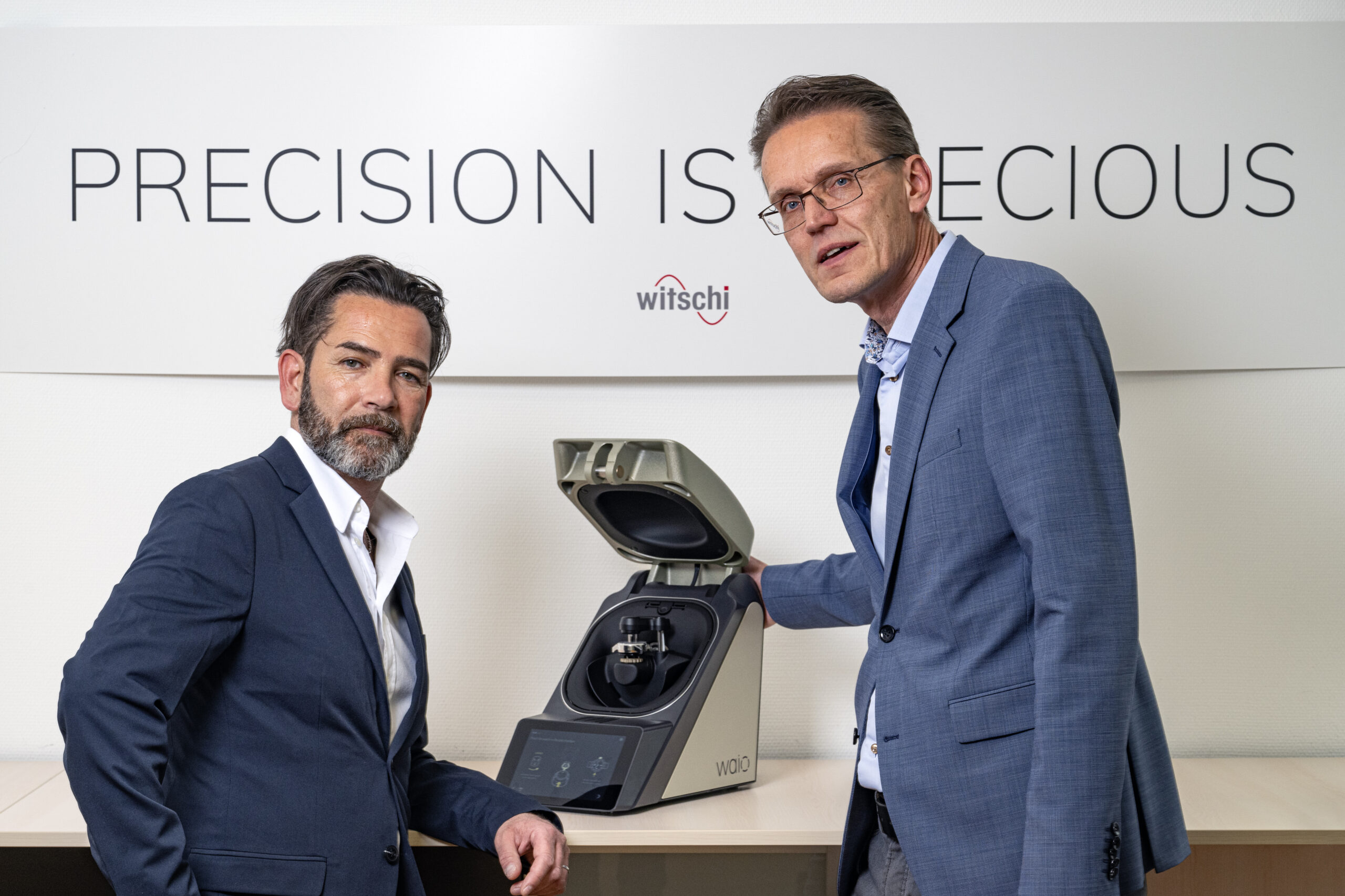 Bruno Gallina, directeur des ventes et marketing et Daniel Hug, co-propriétaire de WITSCHI ELECTRONIC AG.