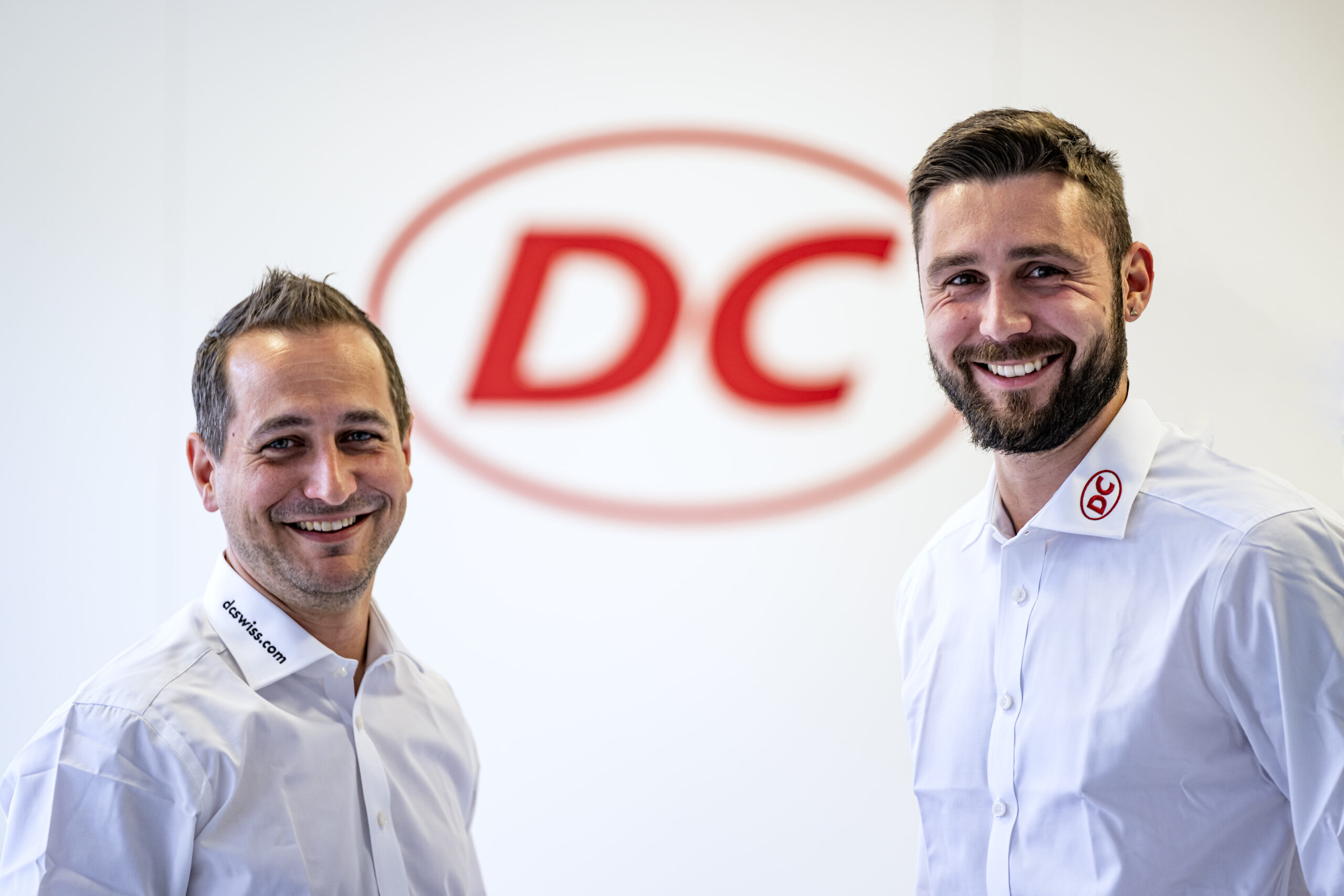 Claude Sudan, directeur financier et Maxime Sandoz, ingénieur développement produits de DC Swiss SA.