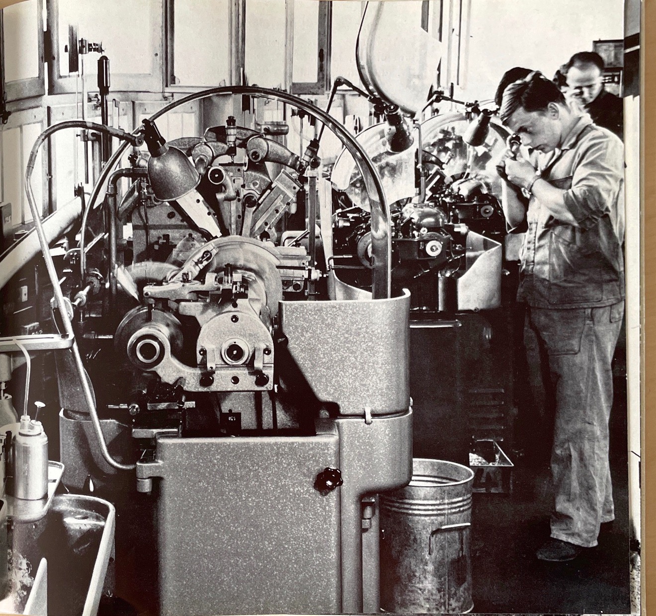 En 1914, Célestin Konrad ouvre son premier atelier à Roches dans le Jura bernois.